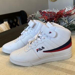 Fila classic sneakers size 5 color white, red & blue